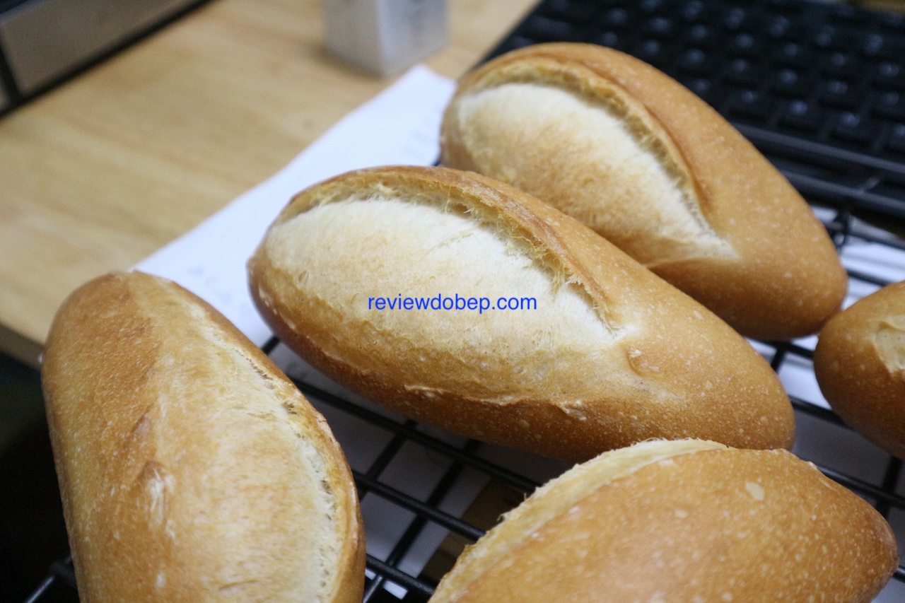 cách làm bánh mì việt nam vỏ mỏng có cánh
