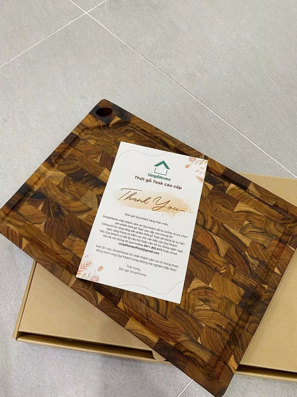 Thớt gỗ teak SimpliHome
